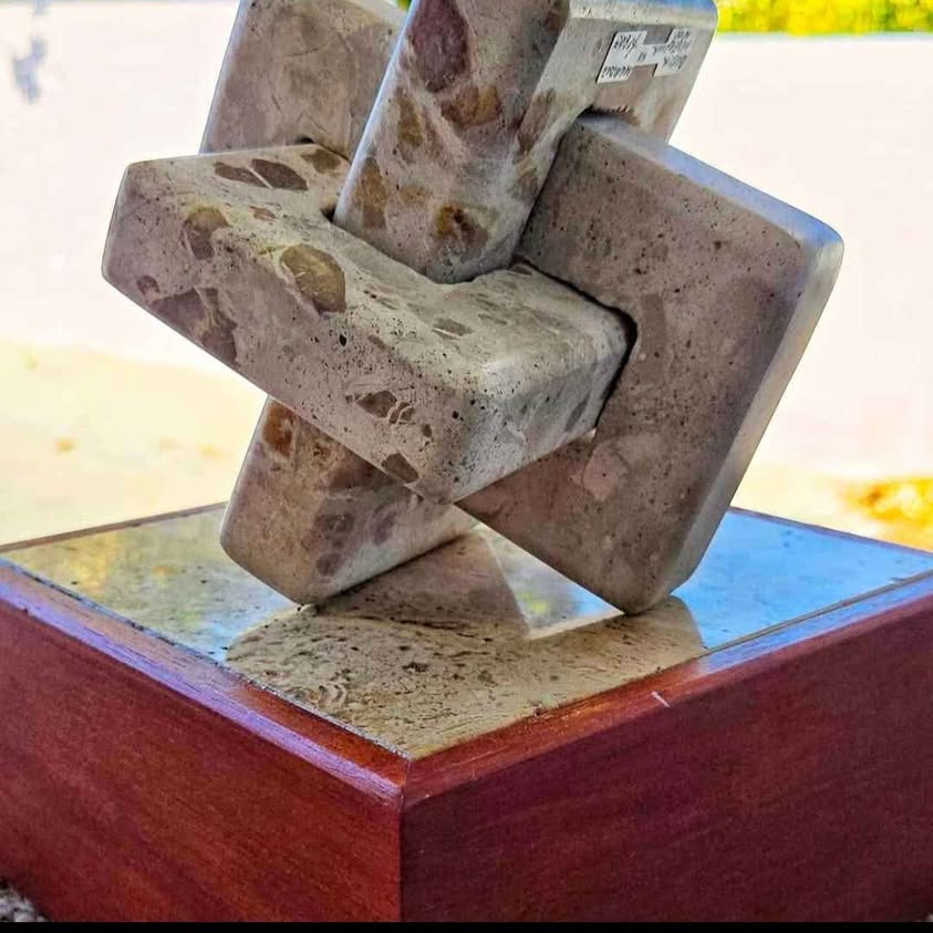 MARBLE ABSTRACT VERY COOL SMALL DECORATIVE KNOT SCULPTURE ON TRAVERTINE SOLID WOODEN BOX BASE