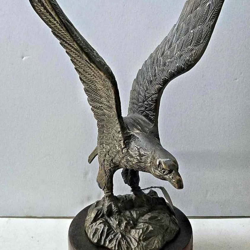 THE MAJESTIC BALD EAGLE, 21"h of pure visual Power