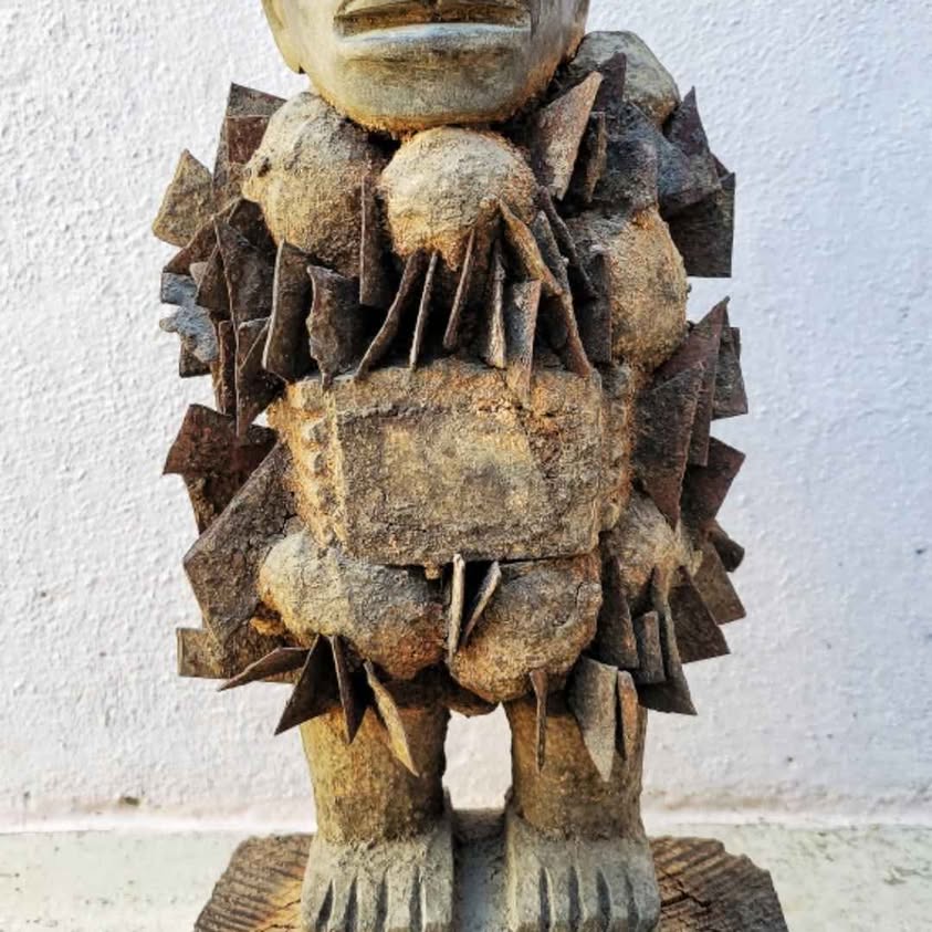 TRIBAL AFRICAN ART. Genuine Antique rare Congo, Shamanic Nkisi nkondi.