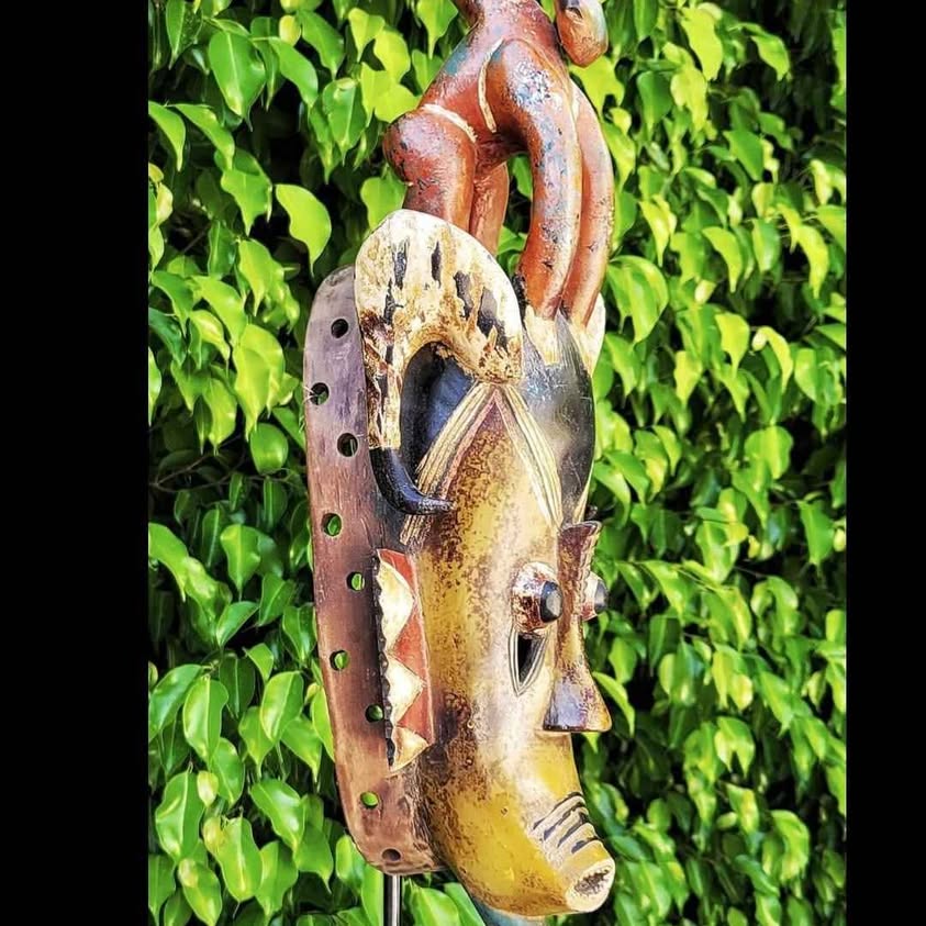 AFRICAN TREASURE, Autentic Large Ceremonial Guro Mask Cote d'Ivoire.