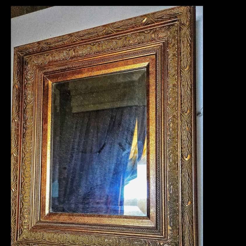 If post is up this Italian/french Vintage beveled imaculate conditions is still available for sale a