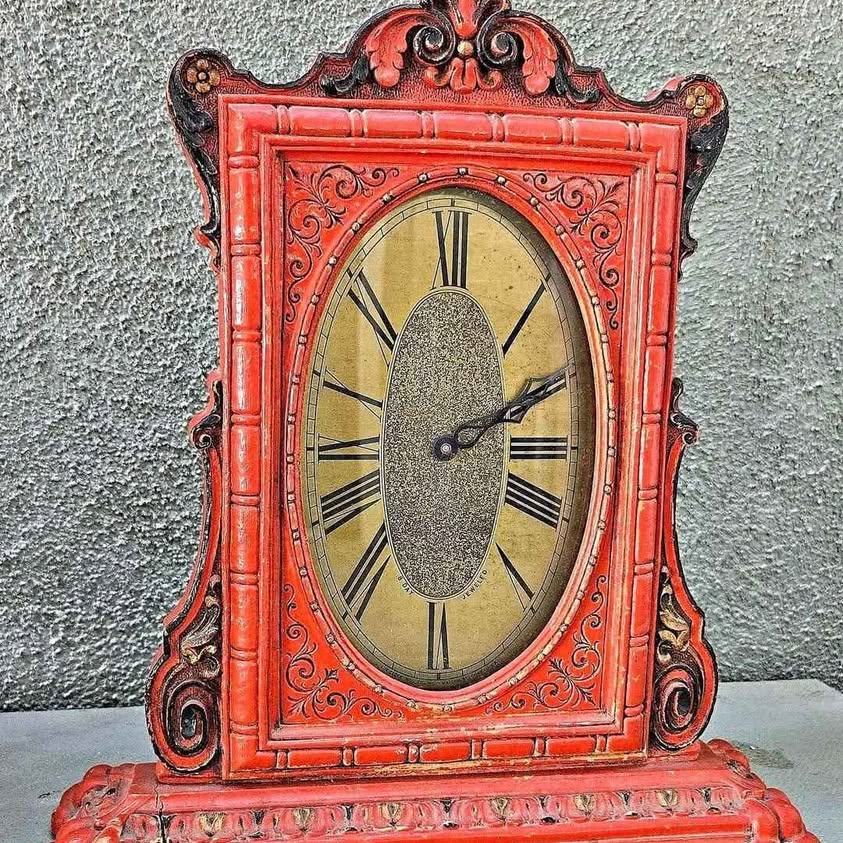 ANTIQUE MANTLE CLOCK By DELUXE CLOCK MGG. Co. NYC. 1900s