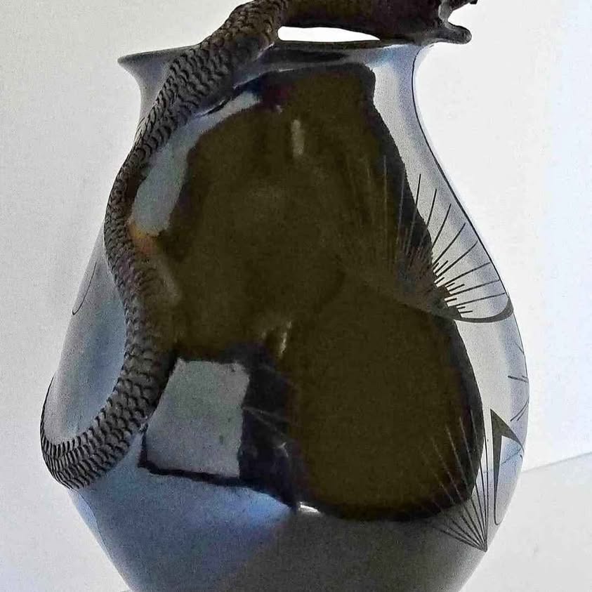 RITO TALAVERA. BLACK ON BLACK.. BEYOND EXQUISITE AND IMPRESSIVE ! FINEST POTTERY MATA ORTIZ. CHIH.
