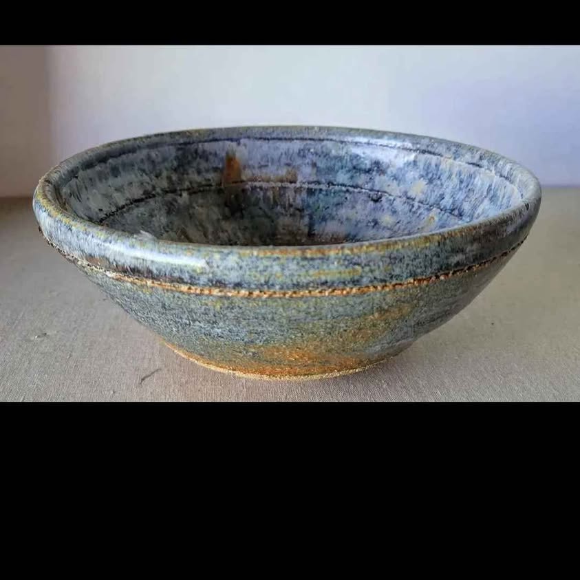 POSTMODERNISM UNIQUE SAMPLE OF CERAMIC IN THIS GLAZZED BOWL.