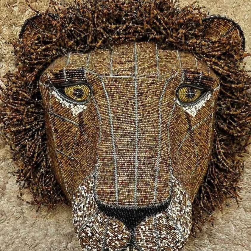 AMAZING BEADED LION HEAD HAND MADE FROM SOUTHAFRICA