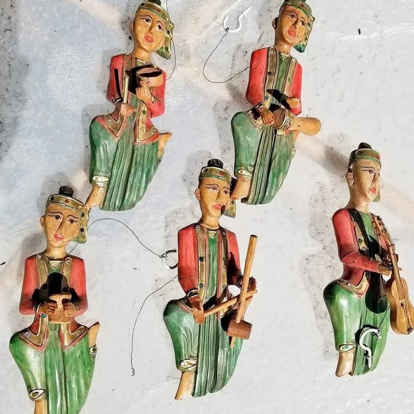 SOUTHASIAN VINTAGE Hand Carved Wooden Burmese Musician Dolls Set of 5 WOOD CARVED MUSICIAN GROUP