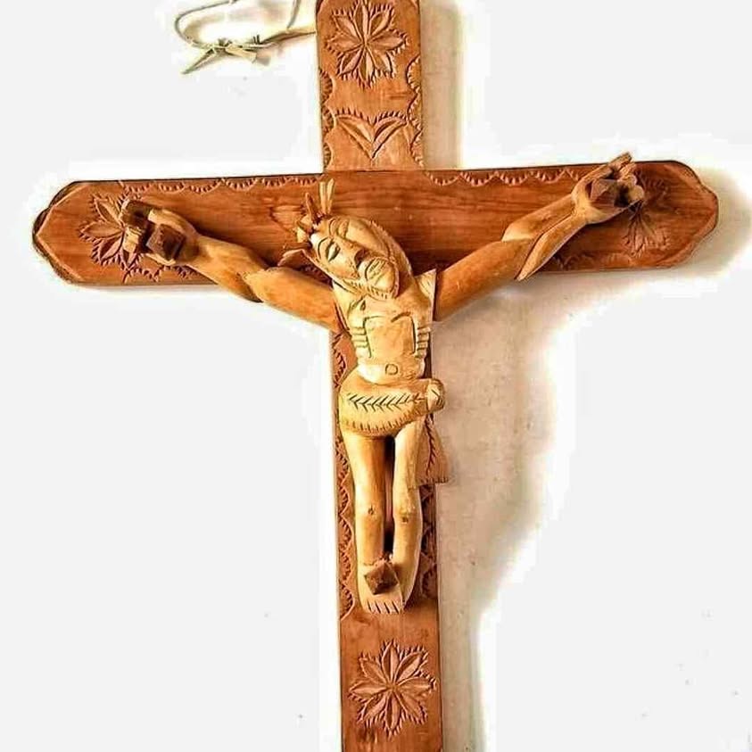CRUCIFIX, woodcarving by SMITHSONIAN MUSEUM exhibitor, Jorge Lopez Cordova.