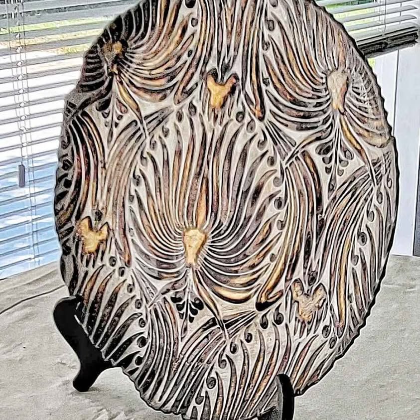 HIGHLY DECORATIVE ! Great art piece, beautiful decorative accent for display in your home.
