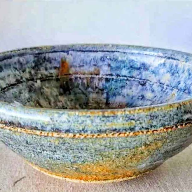 POSTMODERNISM UNIQUE SAMPLE OF CERAMIC IN THIS GLAZZED BOWL.