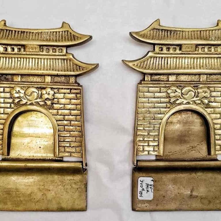 대한민국 만세 From Korea to your Shelves. Mid Century Modern Engraved in Brass Bookends.