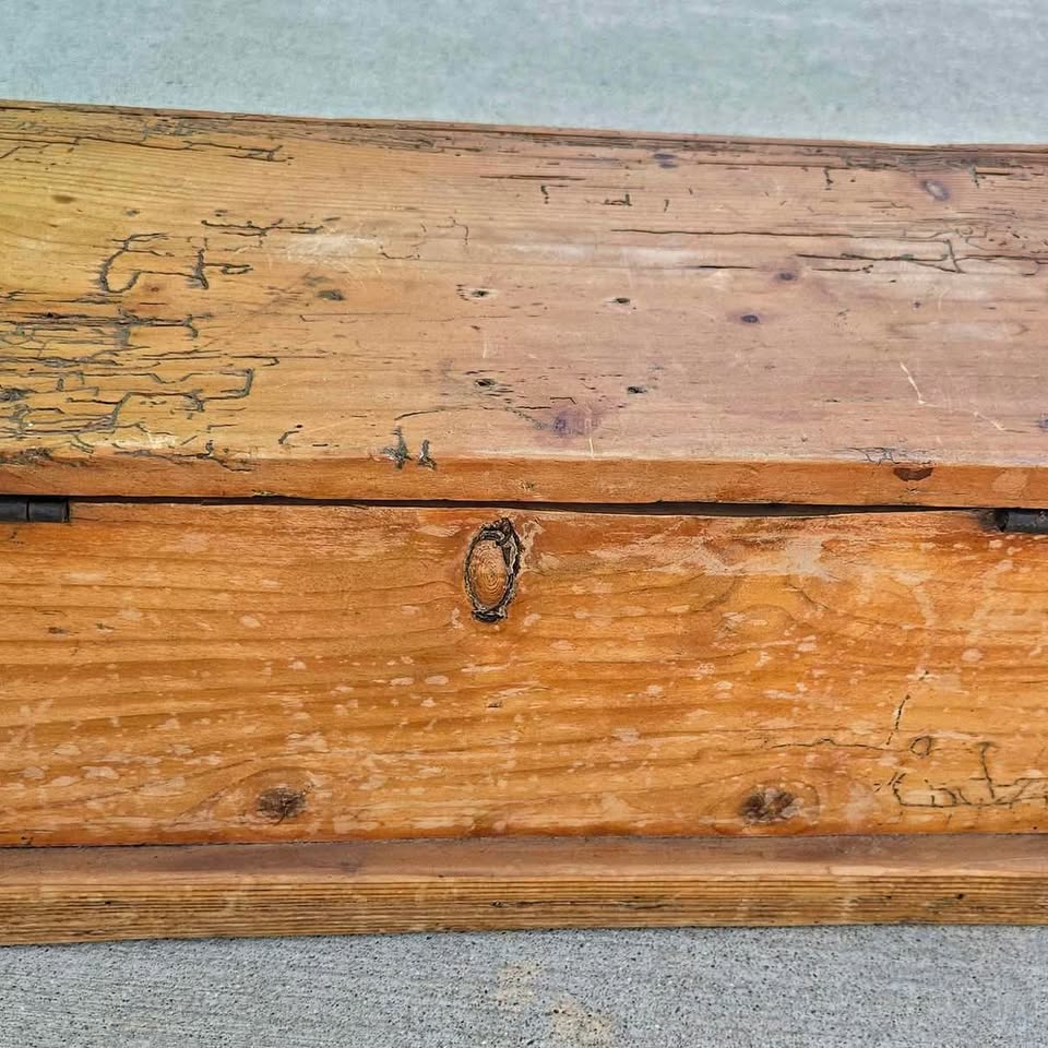 VERY OLD SMALL WOOD MIGRANT BOX