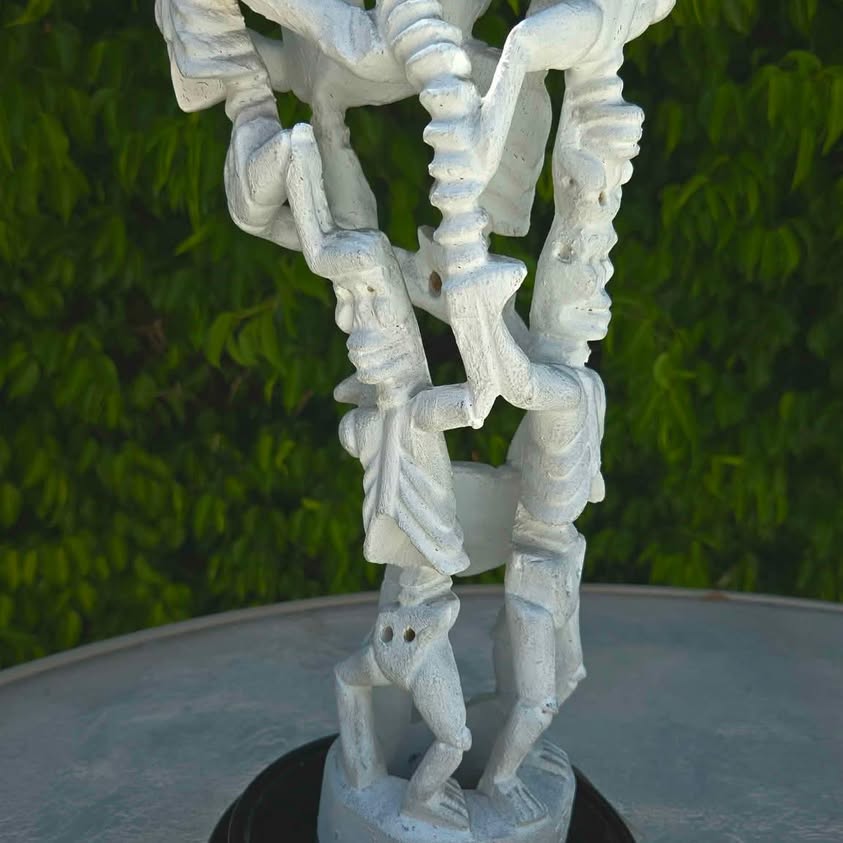 THE WHITE SKELETONS TOWER GAME SIGNED By PABLO VASQUEZ