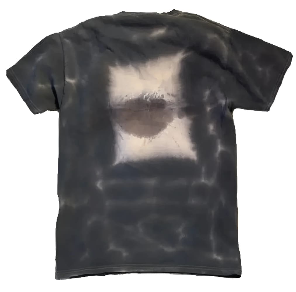 Gray tie-dye t-shirt.