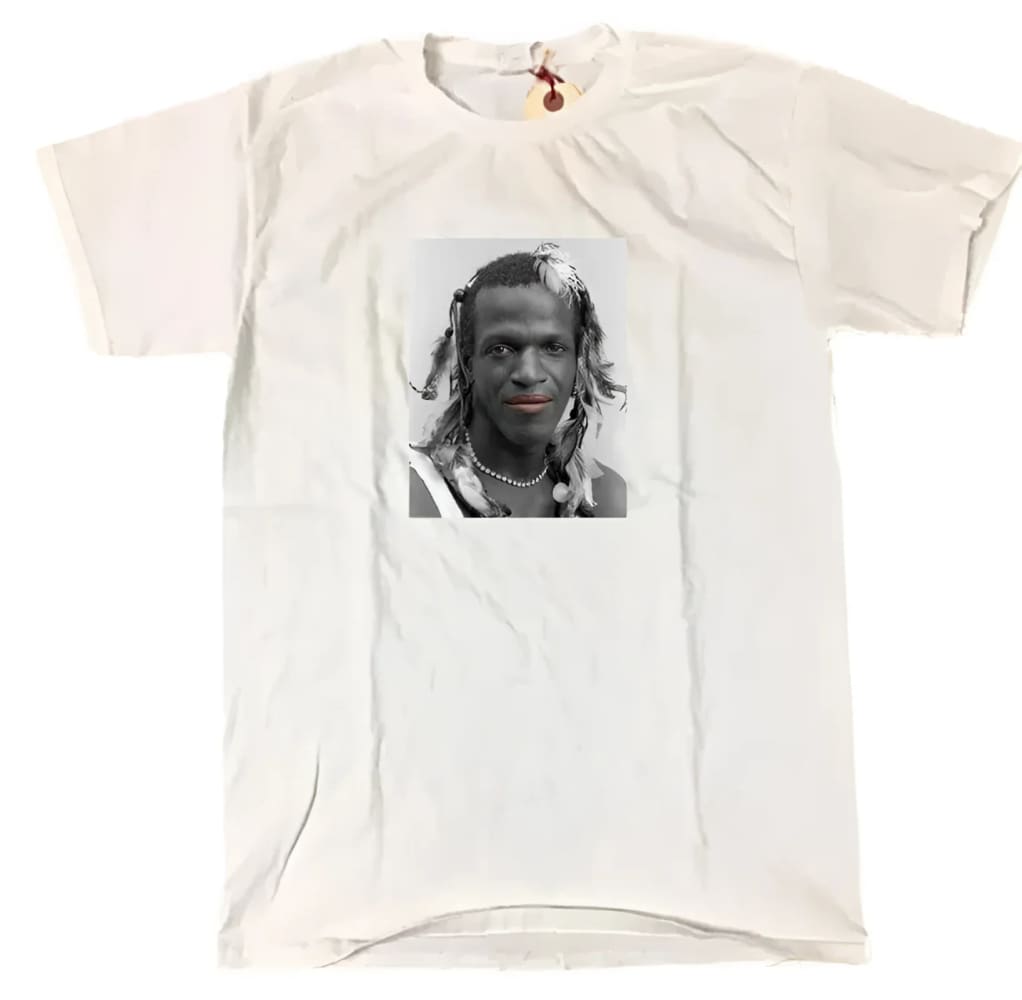 White t-shirt with a portrait.