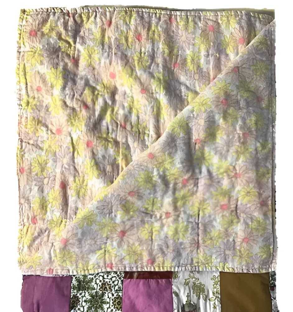 Vintage mid-century quilt with floral pattern and paisley cotton backing, 84x72 inches, soft and durable textured fabric.