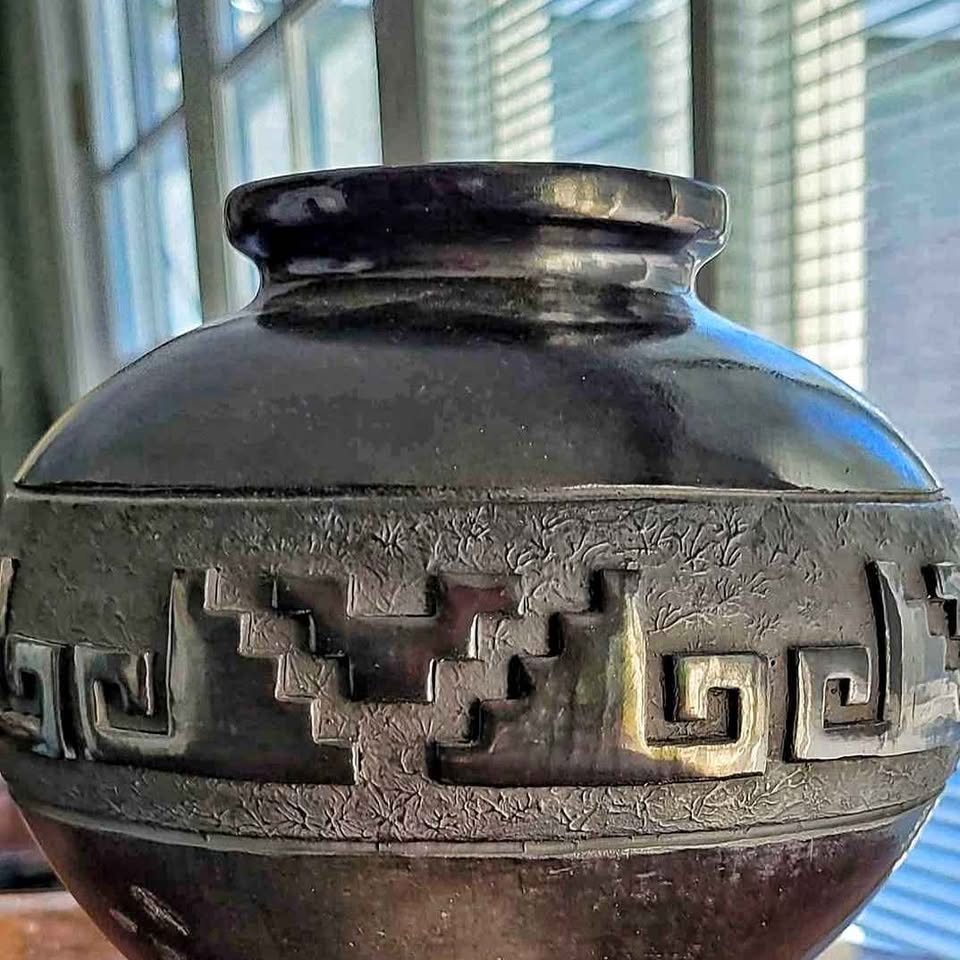 OAXACA. Beautiful from San Bartolo Coyotepec, black clay UNIQUE Mitla and Montealban designs