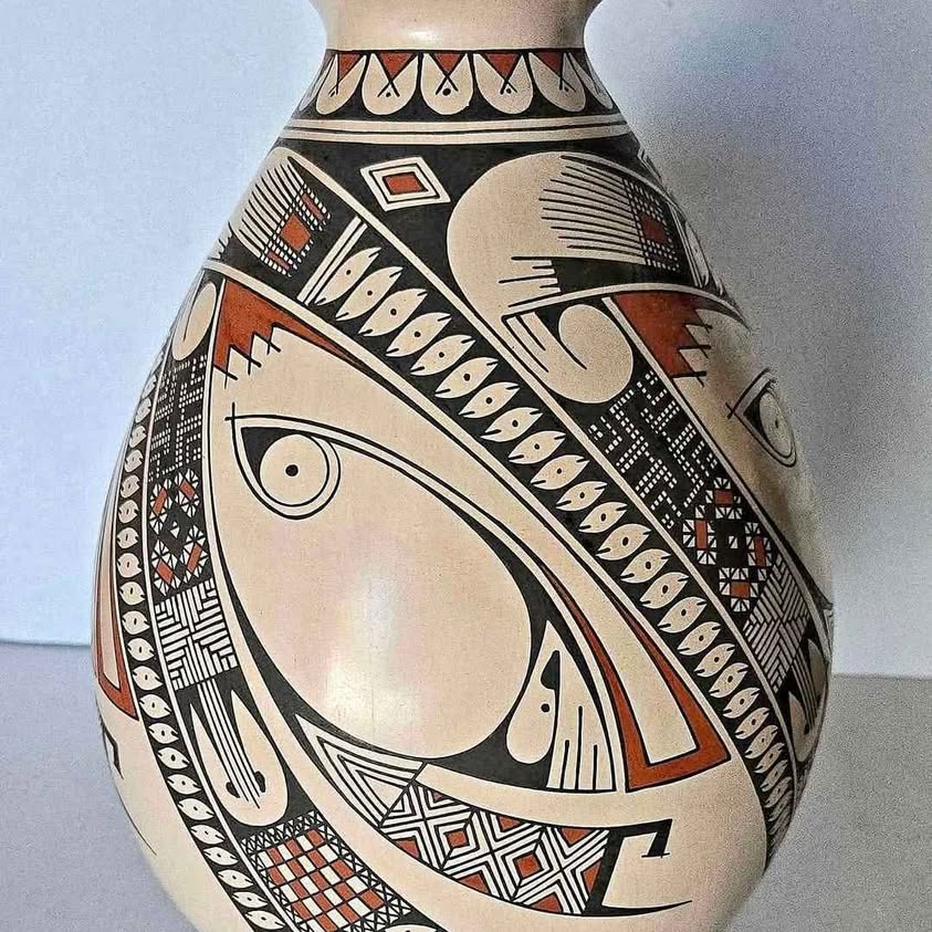 TALENT PURE TALENT. MATA ORTIZ. BEAUTIFUL PIECE Signed By. ISMAEL FLORES