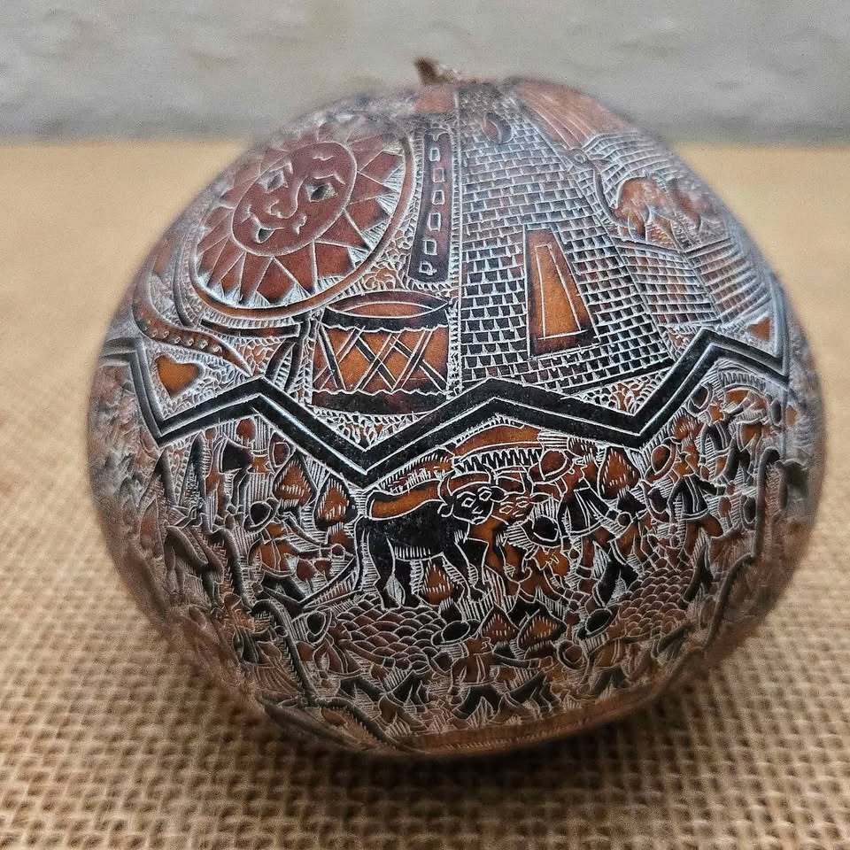 Peruvian carved gourd, also known as "mate burilado," a traditional handicraft from PERU