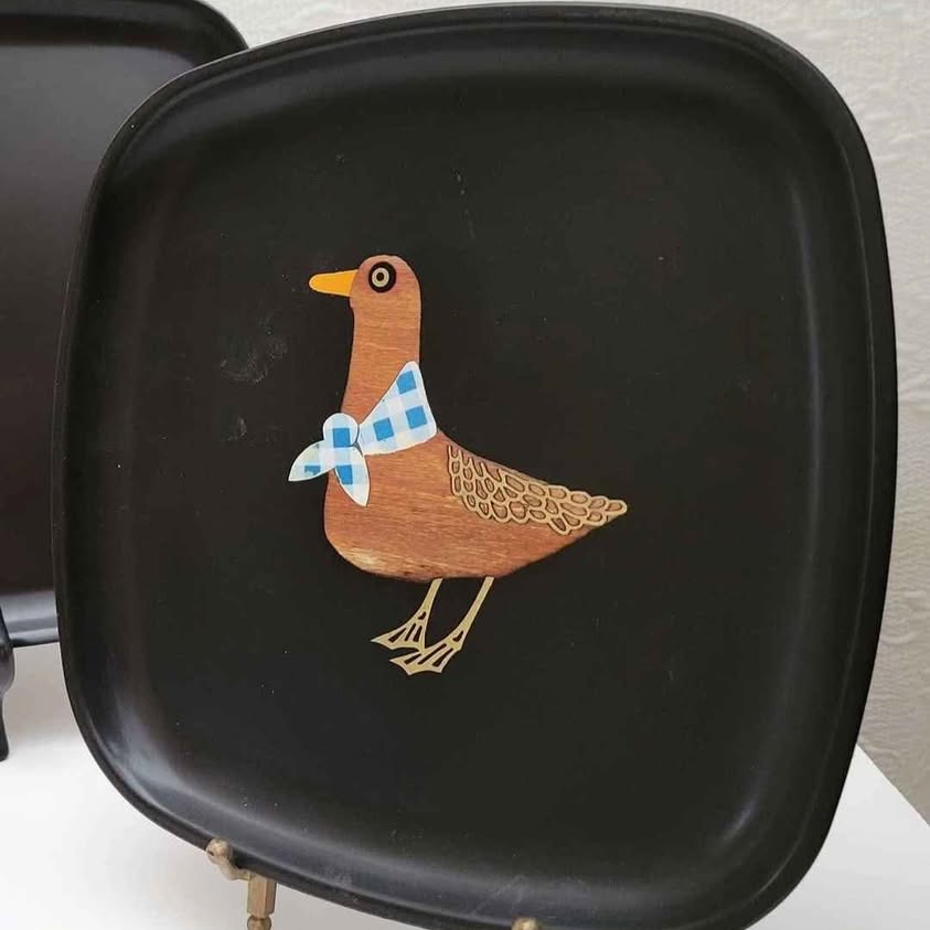 COUROC TRAY Mid Century. Vintage Couroc of Monterey Giftware Bird With Blue Scarf Delightful Tray 8‚Äù