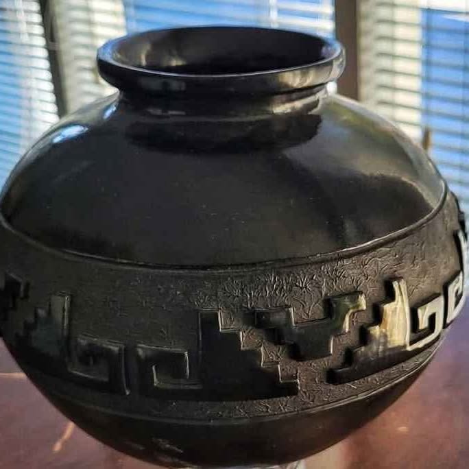 OAXACA. Beautiful from San Bartolo Coyotepec, black clay UNIQUE Mitla and Montealban designs