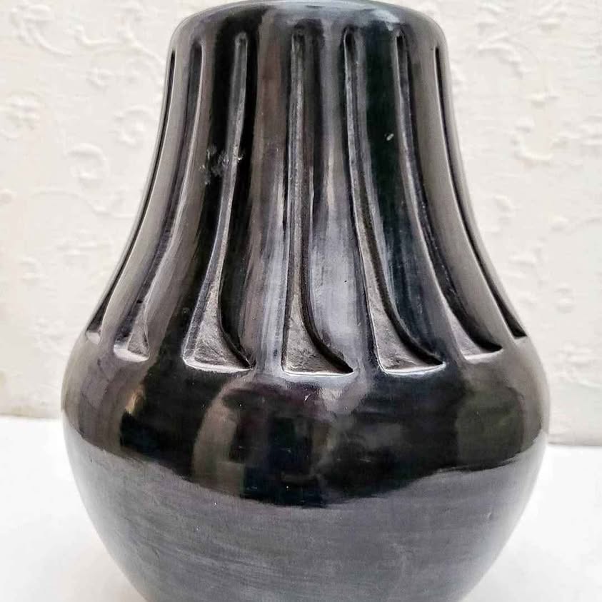 SANTA CLARA PUEBLO POTTERY. BLACKWARE JAR By TRICIA VELARDE