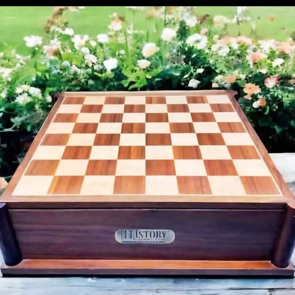 LUXURY WOODEN BOX WITH DRAWERS FROM HISTORY CHANNEL, BOX SET GAMES.