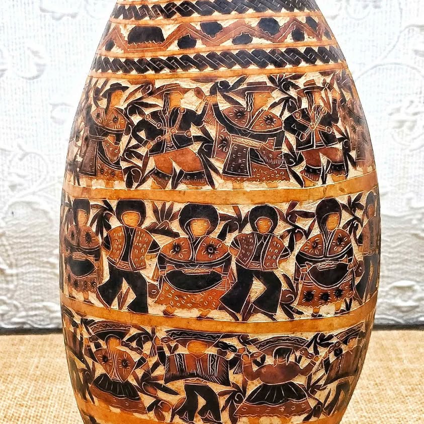 ETHNIC Gourd PERUVIAN Folk Art Handpainted intricate dancers, nusicians and animals.