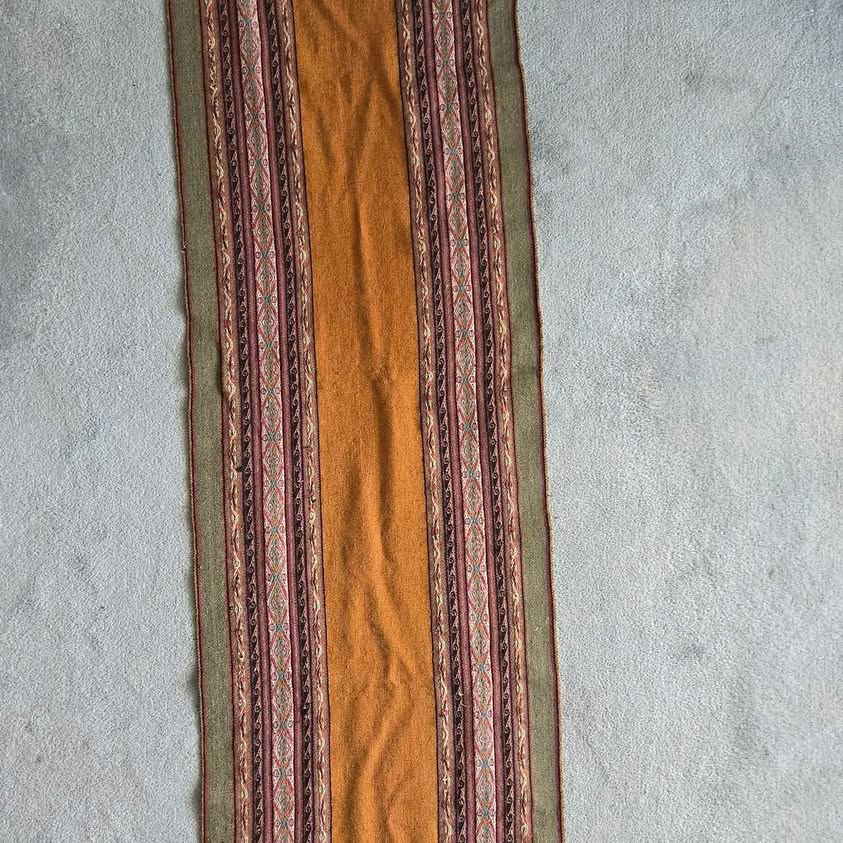 VINTAGE ANDEAN ALPACA TEXTILE, LUQUILLA, MANTA DE AGUAYO. MINT CONDITIONS