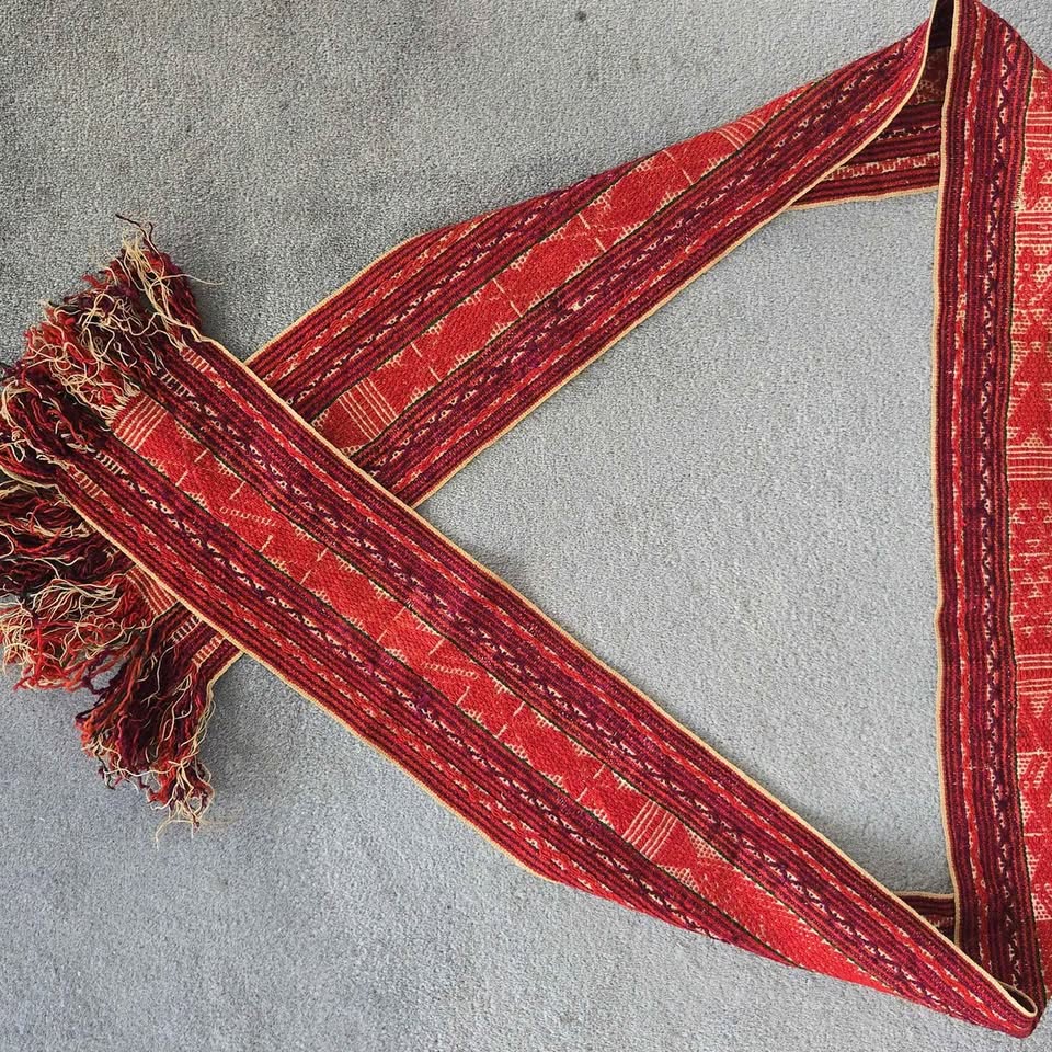 BEAUTIFUL EMBROIDERED OTOMI BELT. MEXICO, TOLUCA.