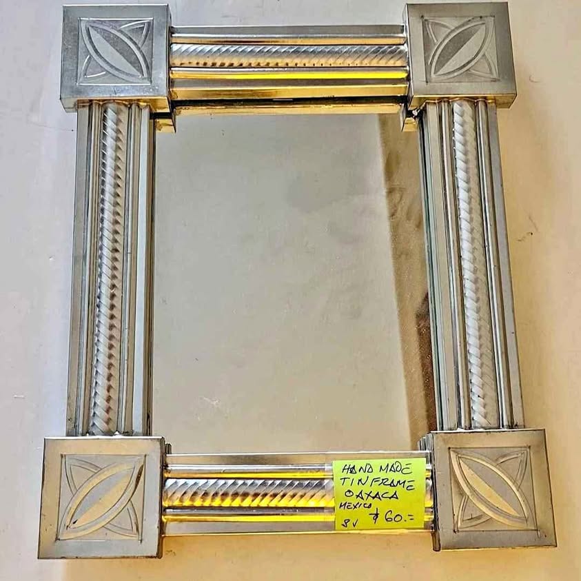 OAXACA, SMAL HAND MADE MIRRORS IN HAND MADE AND HAMMERED TIN.