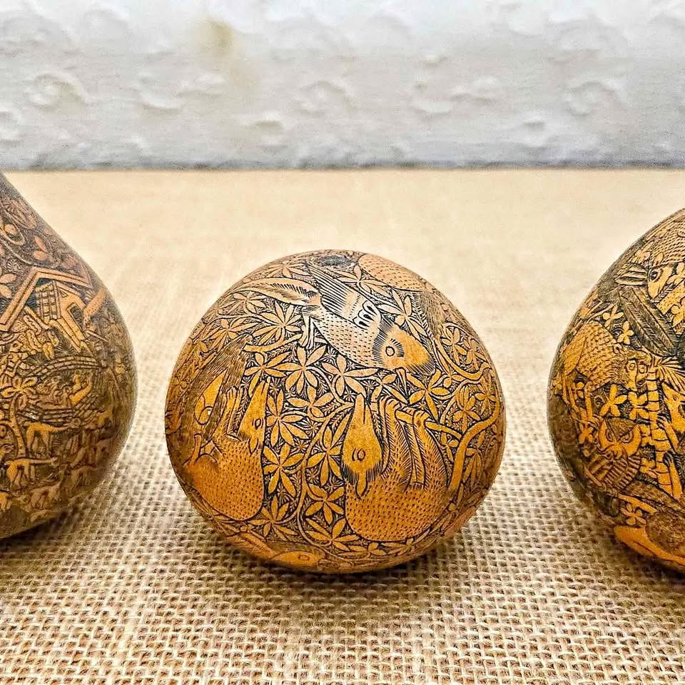 PERUVIAN MAGIC HANDS SET OF 3 Gourd Carved with Extreme Detail. Rainforest animal theme
