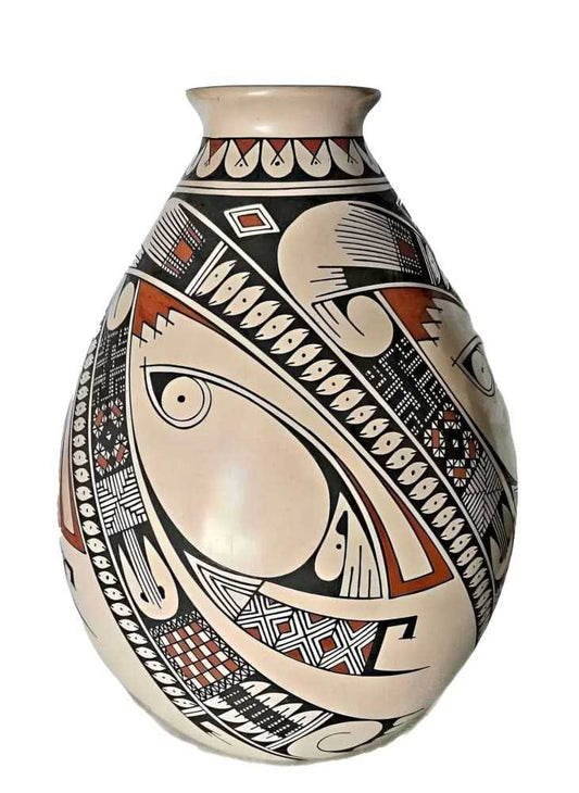 Ismael Flores Signed Mata Ortiz Vase - Re - psychles Vintage Shop & Art Gallery