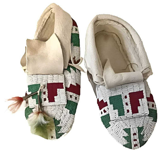 Sioux Authentic Hand - Beaded Moccasins - Re - psychles Vintage Shop & Art Gallery